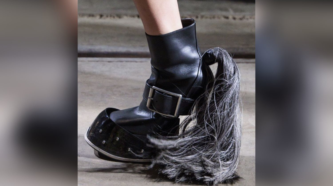 Τα εκκεντρικά παπούτσια του Alexander McQueen