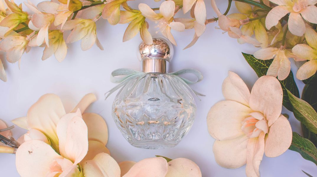 Eau de Parfum ή Eau de Toilette; Τι σημαίνουν οι όροι στα αρώματα  - Ποιο διαρκεί περισσότερο;