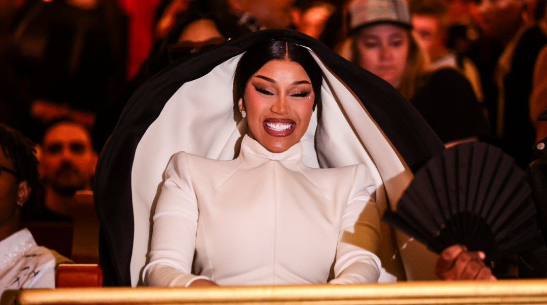 Αθώα η Cardi B για την υπόθεση επίθεσης σε φύλακα - Τι αποφάσισε το δικαστήριο