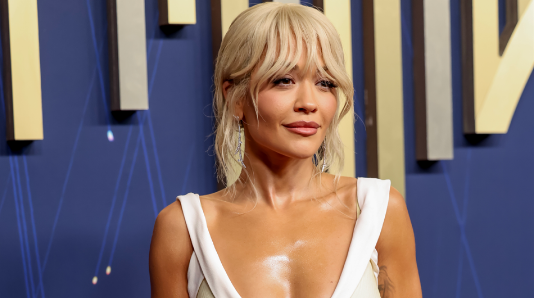 Νέο beef στη μουσική βιομηχανία; Η Ρίτα Όρα υποστηρίζει πως η Σαμπρίνα Καρπέντερ την... σνομπάρει