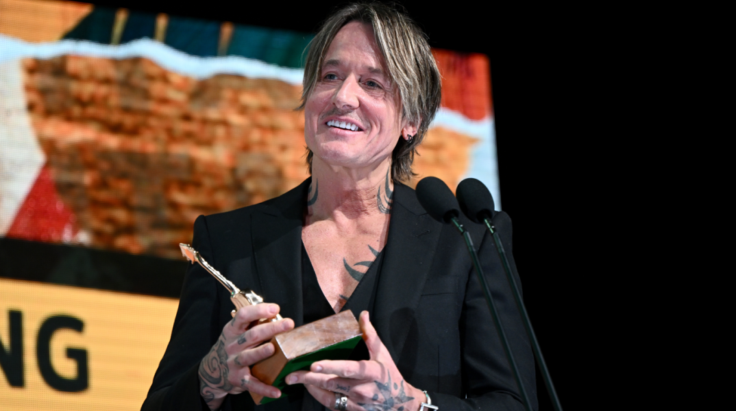 Πρώτη εμφάνιση του Κιθ Έρμπαν μετά το διαζύγιο – Η φωτογραφία της Κίντμαν και των παιδιών στην οθόνη - Εμφανίστηκε στο Giant Center στο Χέρσεϊ της Πενσυλβάνια