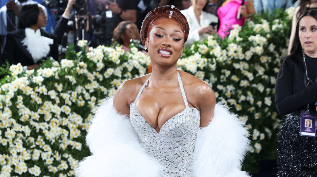 H Megan Thee Stallion μεταφέρθηκε στο νοσοκομείο μετά από ξαφνική αδιαθεσία στη σκηνή του Μπρόντγουεϊ - Τι αναφέρουν οι πρώτες πληροφορίες