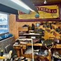 Thedi Leathers: Μια ιστορία αγάπης, απώλειας και δημιουργίας. Ο Θεόδωρος Παμπούκας μιλάει για τη διαδρομή του, την απώλεια της Δήμητρας και τη δύναμη του προσωπικού στιλ