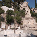 Πρώτο Νεκροταφείο Αθηνών | Κεντρική πλατεία, μνήματα των Αρχιεπισκόπων Αθηνών και πάσης Ελλάδος