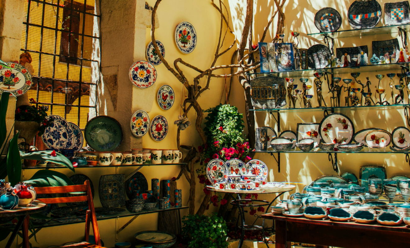 Shelf-ie Souvenir: Όταν τα σουβενίρ των διακοπών γίνονται κομμάτι του σπιτιού μας