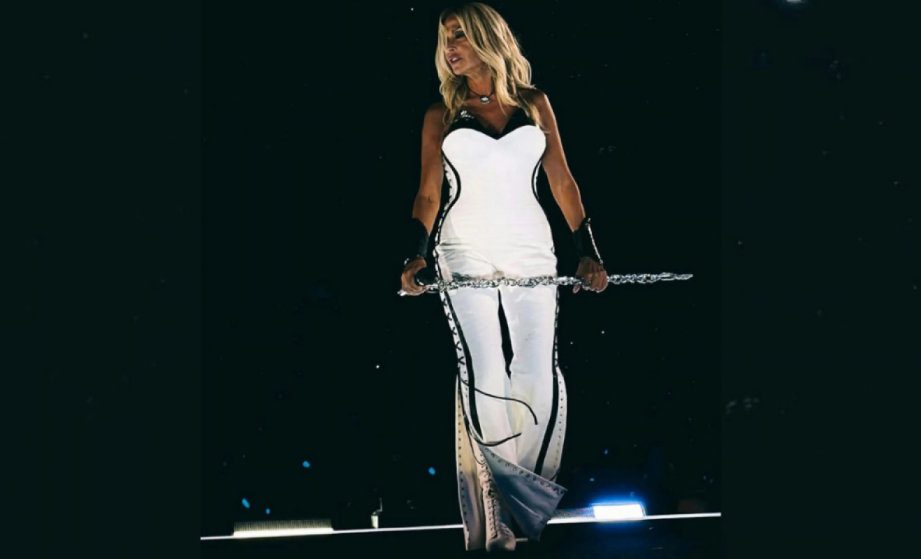 Το look της Άννας Βίσση στο ΟΑΚΑ μάς έστειλε μέχρι τη Σαουδική Αραβία
