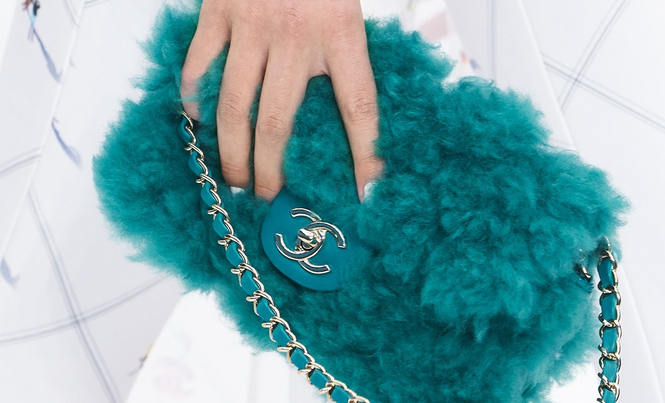 Πού θα επιδιορθώσεις την επώνυμη (και πανάκριβη) τσάντα σου αντί να την πετάξεις;