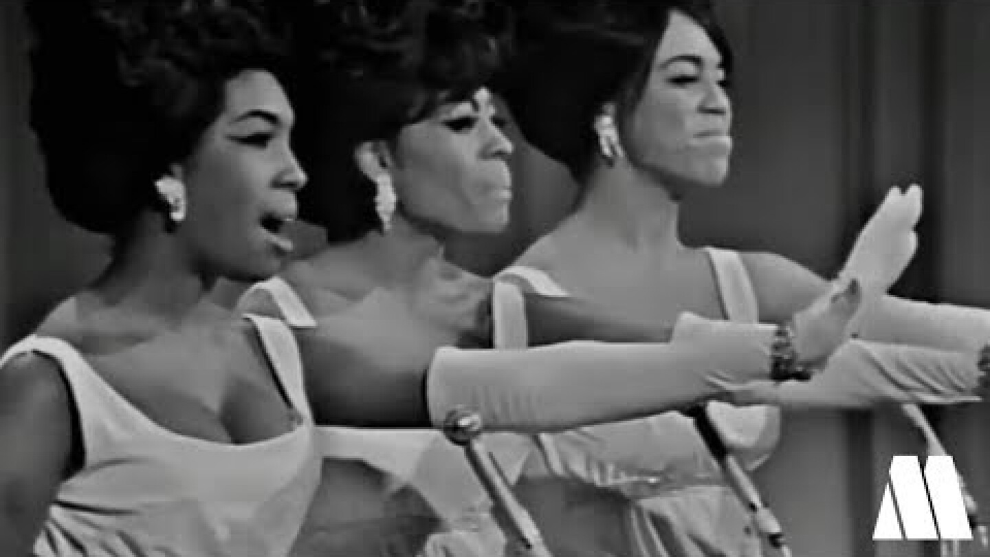 The Supremes - Stop! In The Name of Love [The Hollywood Palace - 1965]