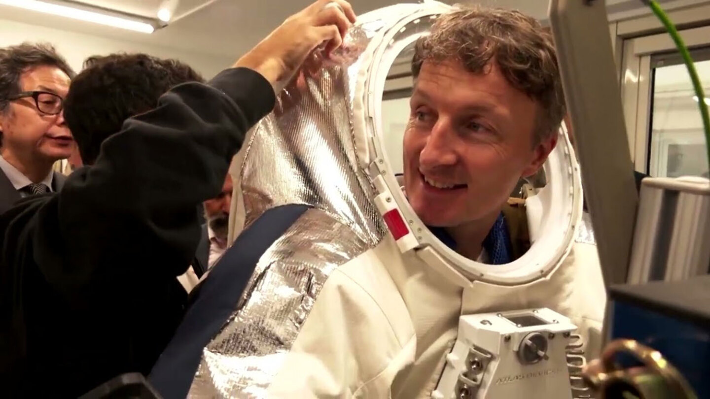 Pierre Cardin creates spacesuit for astronaut training | REUTERS