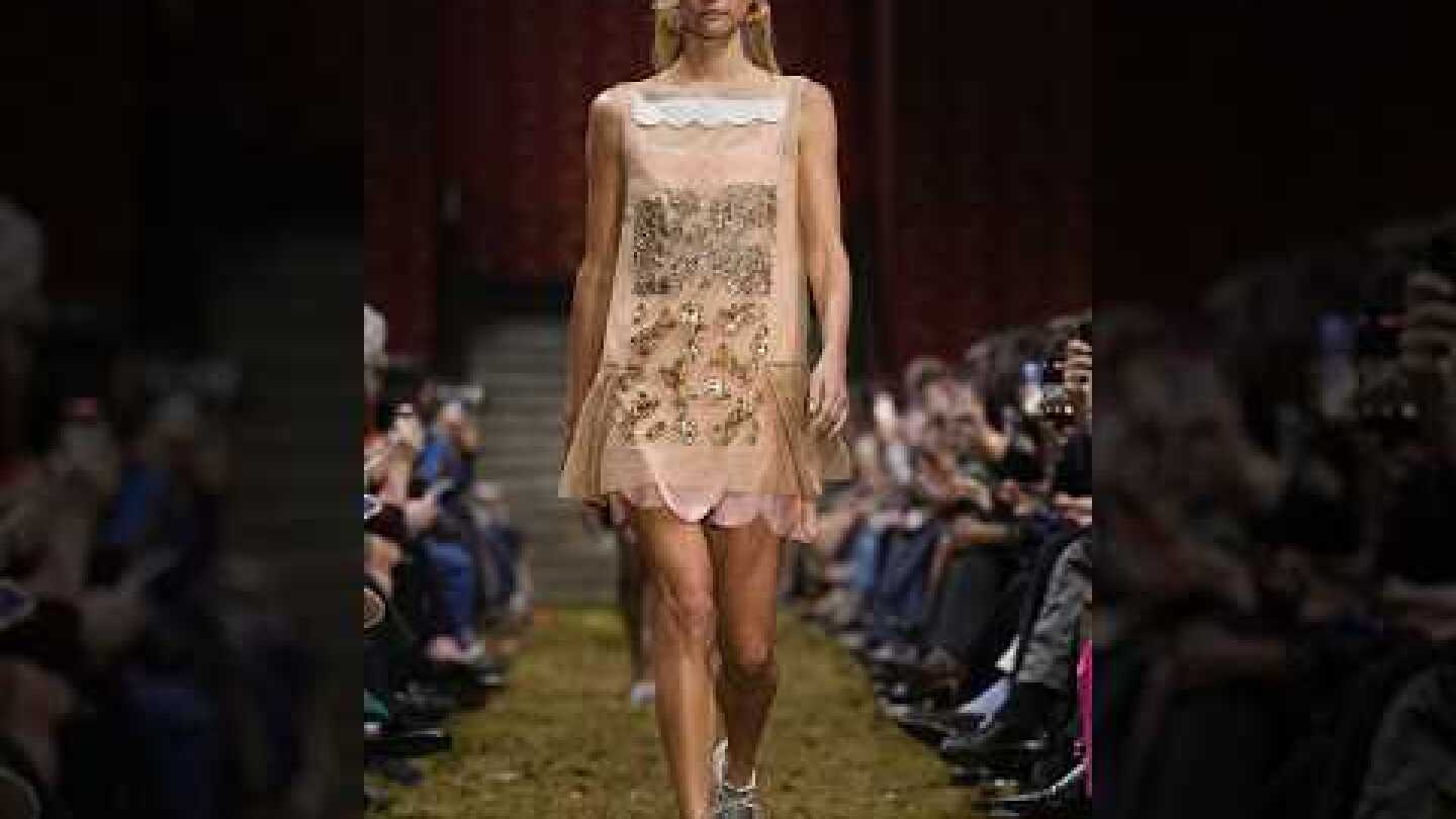 Miu Miu FW 2026 Finale — Gillian Anderson & Chloë Sevigny