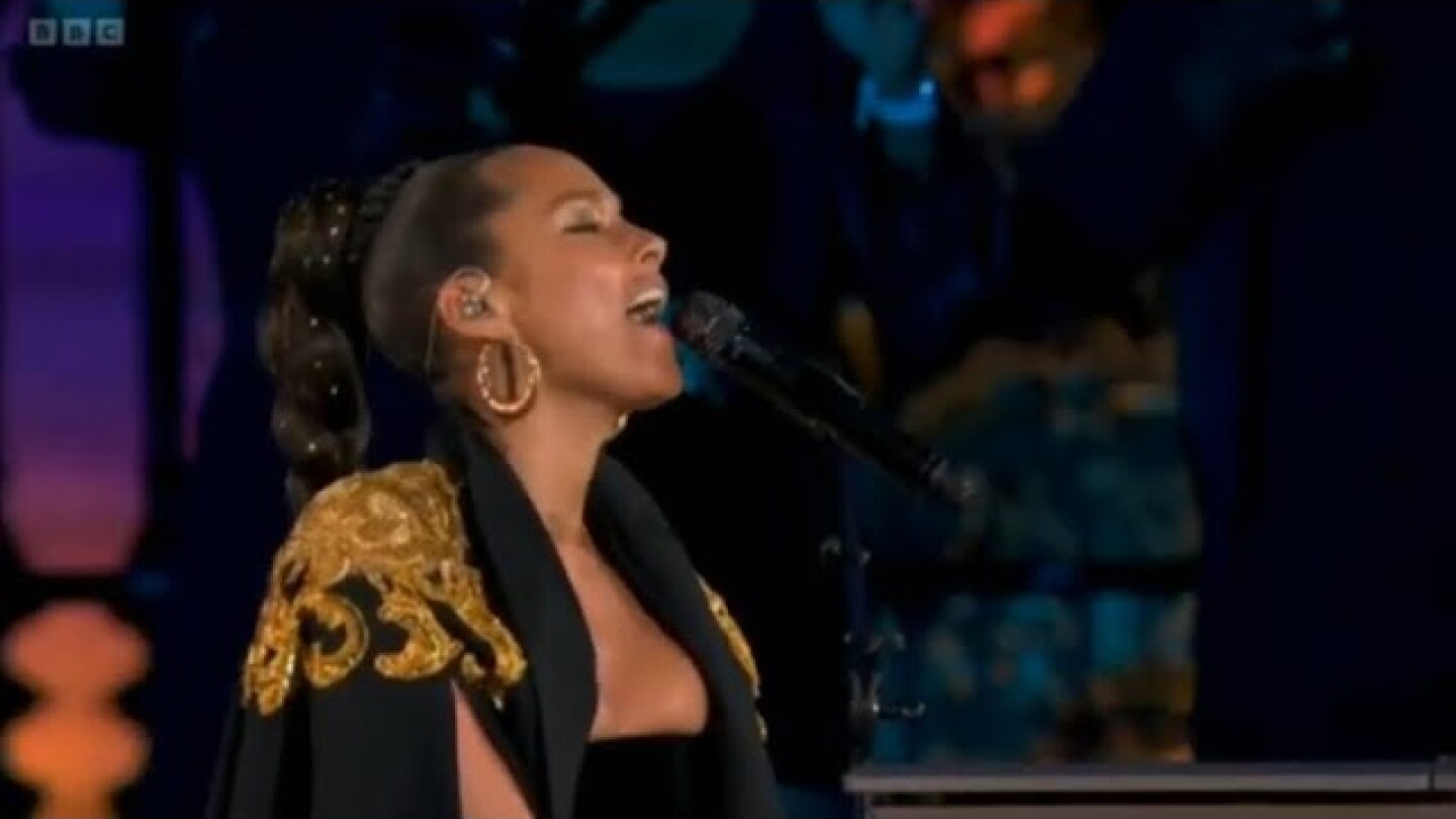 Alicia Keys Full Performance Superwoman, Girl On Fire, Empire State Of Mind -Queens Platinum Jubilee