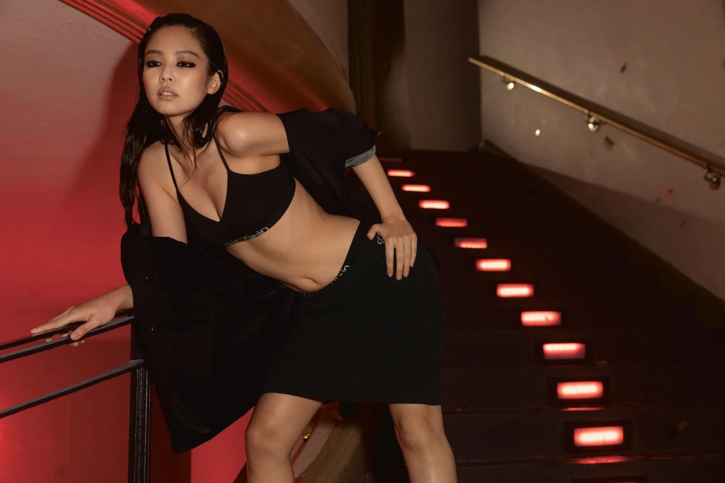 Η Jennie των Blackpink στην καμπάνια Calvin Klein