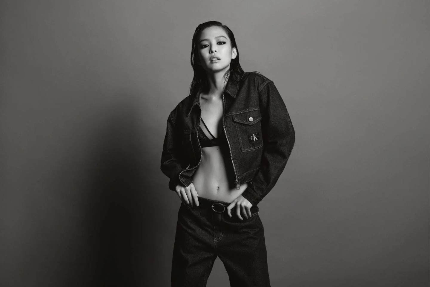 Η Jennie των Blackpink στην καμπάνια Calvin Klein