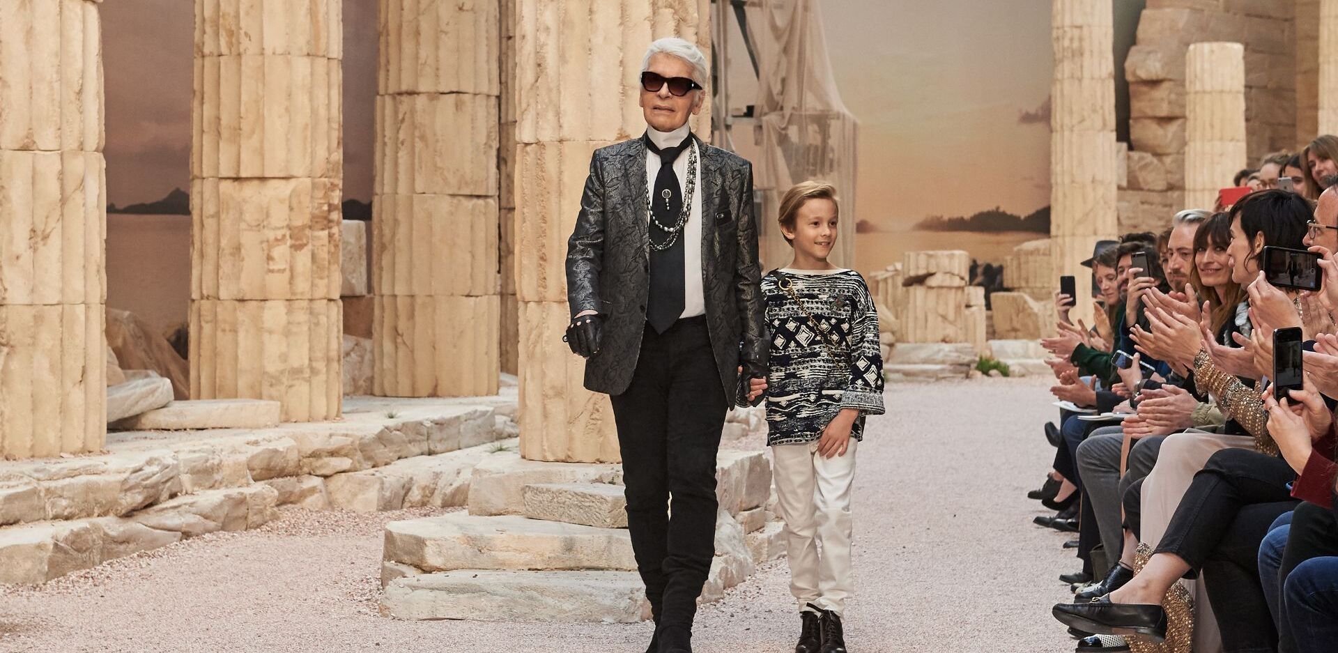 Karl Lagerfeld & οι μούσες του: σχέσεις έμπενευσης, αγάπης και δημιουργίας