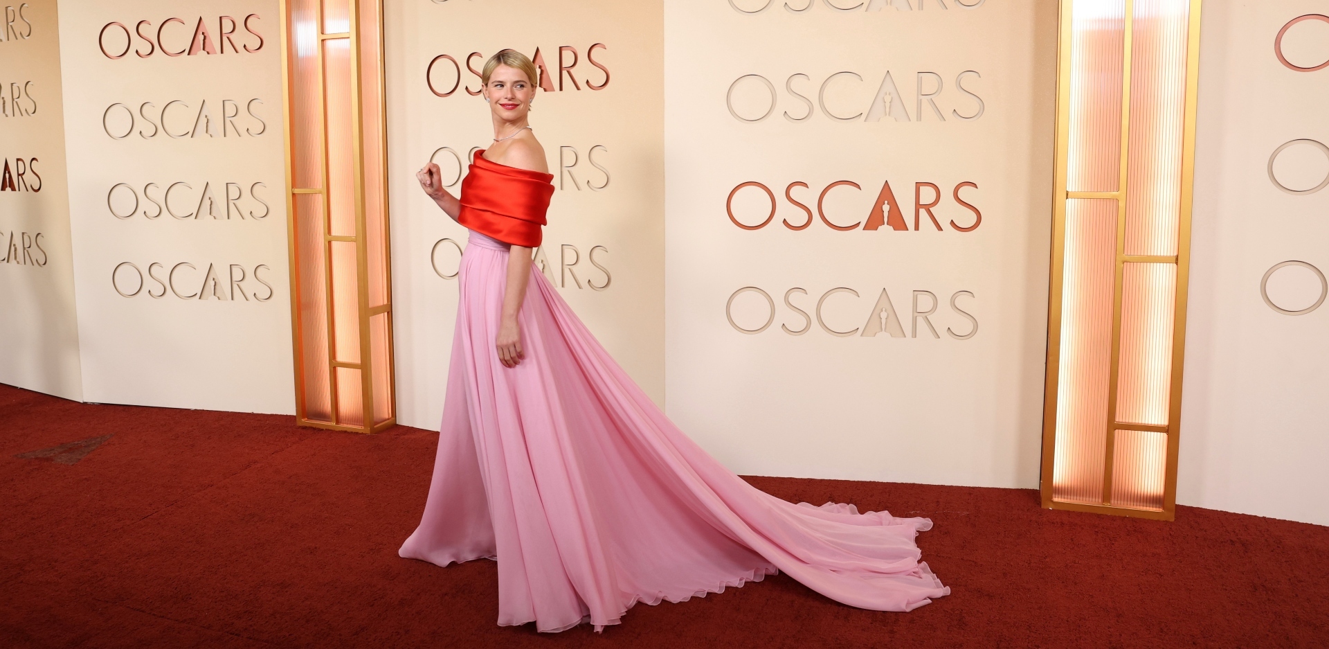 Όσκαρ 2026: Τι φόρεσαν οι celebrities στο κόκκινο χαλί