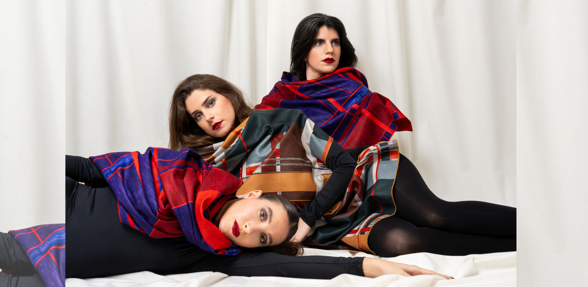 To M.K.E παρουσιάζει το “In Between Lines”