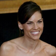 Η Χίλαρι Σουάνκ περιμένει δίδυμα