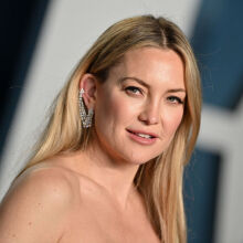 Kate Hudson Italy Beach