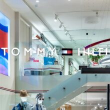 Εντυπωσιακή ανακαίνιση στο κατάστημα Tommy Hilfiger στη Γλυφάδα