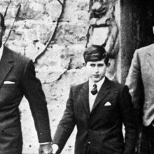 Βασιλιάς Κάρολος: Τα δύσκολα χρόνια που έζησε στο Gordonstoun, ένα αυστηρό ιδιωτικό σχολείο στη Σκωτία.