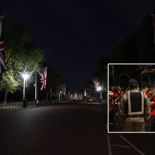 Η βασιλική φρουρά κάνει μεταμεσονύχτια πρόβα για την κηδεία της βασίλισσας Ελισάβετ