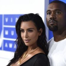 Ο Κάνιε Γουέστ συγκρίνει την Κιμ Καρντάσιαν… με τη βασίλισσα Ελισάβετ