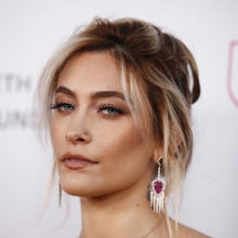 Πάρις Τζάκσον: Η κόρη του Μάικλ Τζάκσον είναι μοντέλο και μουσικός