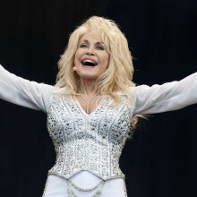 Η Ντόλι Πάρτον επί σκηνής