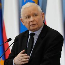 Ο ισχυρός άνδρας της Πολωνίας βρήκε την αιτία της υπογεννητικότητας: Φταίνε οι γυναίκες που πίνουν	