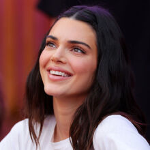 Η Κένταλ Τζένερ φόρεσε το καλσόν της ως παντελόνι – Αυτή είναι η νέα τάση