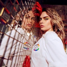 Κάρα Ντελεβίν: Το μαύρο «φόρεμα» που φόρεσε την Πρωτοχρονιά