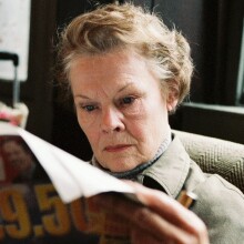 Η Τζούντι Ντεντς δεν μπορεί να διαβάζει πλέον σενάρια για νέες ταινίες