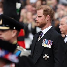 Ο πρίγκιπας Χάρι λέει ότι ανέκαθεν ένιωθε «διαφορετικός» από την οικογένειά του