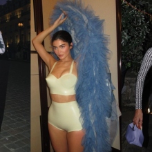 Το Shapewear βγαίνει στους δρόμους και περιμένει να το δοκιμάσουμε 