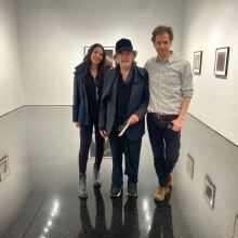 Η Νουρ Αλφαλάχ με τον Αλ Πατσίνο και έναν φίλο τους