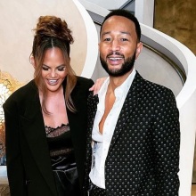 Κρίσι Τέιγκεν - Τζον Λέτζεντ: Ανακοίνωσαν τη γέννηση του τέταρτου παιδιού τους μέσω παρένθετης μητέρας - Τα πρώτα στιγμιότυπα στο Instagram.