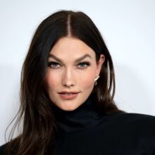 Η Karlie Kloss αγοράζει το περιοδικό i-D