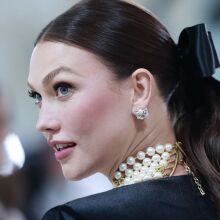 Η Κάρλι Κλος αγόρασε το περιοδικό LIFE