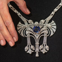 Μαρία Αντουανέτα: Πωλείται το διαμαντένιο περιδέραιο που την έφερε στο σκαμνί