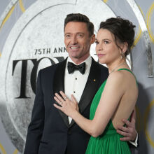 Χιου Τζάκμαν: Η Σάτον Φόστερ φέρεται να ήταν το τρίτο πρόσωπο στον γάμο του