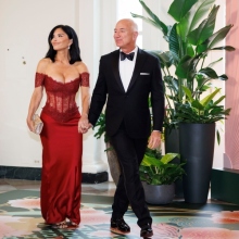 Ο Τζεφ Μπέζος με την Λόρεν Σάντσεζ