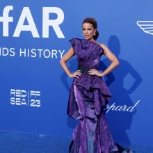 Η Κέιτ Μπεκινσέιλ καταγγέλλει ότι παραπονέθηκε για σεξουαλική παρενόχληση την είπαν «σκύλα»