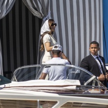 La dolce vita - Η Λόρεν Σάντσεζ αναχωρεί για τους γαμήλιους εορτασμούς στο Σαν Τζόρτζιο Ματζόρε