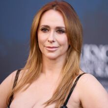 Γιατί ένα εξώφυλλο με τίτλο: «Σταματήστε να με λέτε χοντρή» προκάλεσε ψυχολογικά στην Τζένιφερ Λοβ Χιούιτ