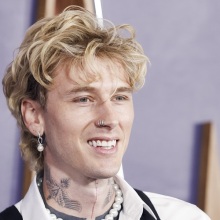 Ανησυχία για την υγεία του Machine Gun Kelly μετά τις δηλώσεις του: Δεν τρώω, πίνω μόνο νερό