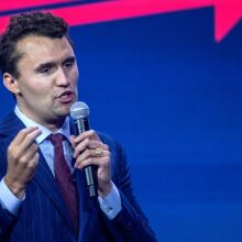 Η επίθεση στον Τσάρλι Κερκ προστίθεται σε σειρά πολιτικά υποκινούμενων βίαιων επιθέσεων στις ΗΠΑ