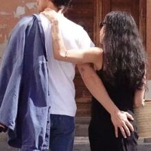 Ο Χάρι Στάιλς δεν κρατήθηκε: Τρυφερές στιγμές με τη Ζόι Κράβιτς στη Ρώμη