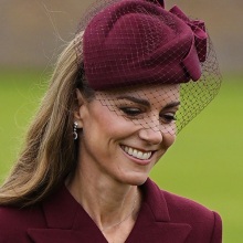 Κέιτ Μίντλετον: Μια καρφίτσα της Νταϊάνα και ένα κατακόκκινο φόρεμα αρκούσαν 