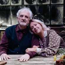 Η Ζωή Ρηγοπούλου και ο Δημήτρης Καταλειφός πρωταγωνιστούν στο «Πριν ανοίξουμε φτερά» του Φλοριάν Ζελέρ