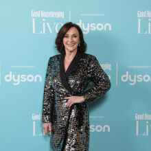 Εντυπωσιάζει στα 65 της Βρετανίδα παρουσιάστρια σε τολμηρό στιγμιότυπο διακοπών